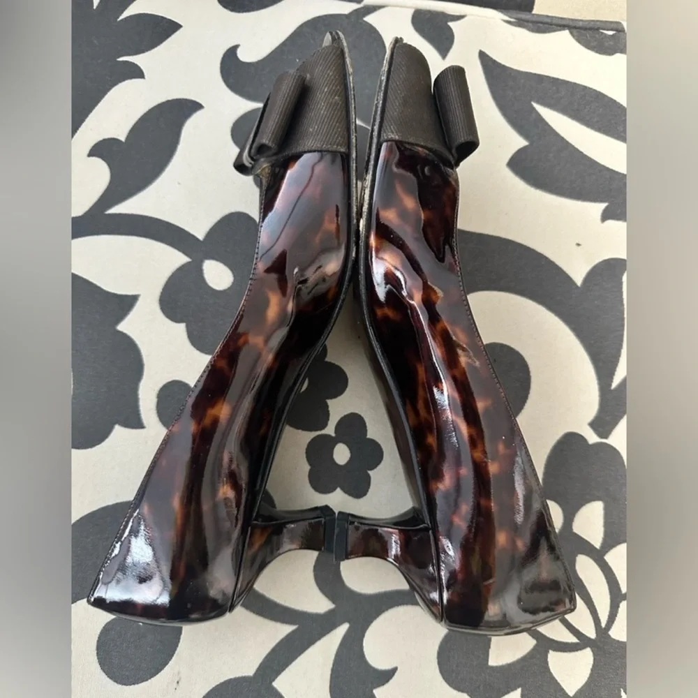 Stuart Weitzman Tortoise Shell Patent Peep
Toe Heels - Picture 8 of 12